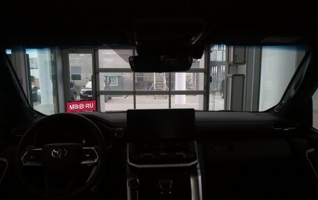 Toyota Land Cruiser, 2023 год, 13 600 000 рублей, 11 фотография
