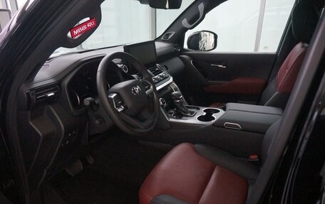 Toyota Land Cruiser, 2023 год, 13 600 000 рублей, 7 фотография