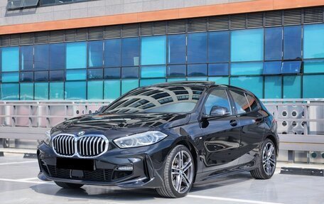 BMW 1 серия, 2022 год, 2 112 000 рублей, 2 фотография