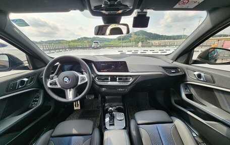 BMW 1 серия, 2022 год, 2 112 000 рублей, 6 фотография