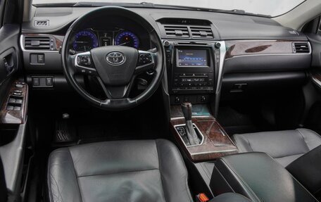 Toyota Camry, 2017 год, 2 120 000 рублей, 6 фотография