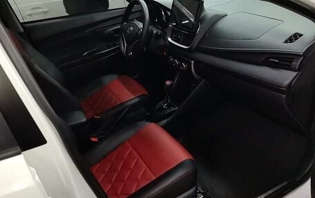 Toyota Yaris XP150 рестайлинг, 2022 год, 1 218 000 рублей, 10 фотография