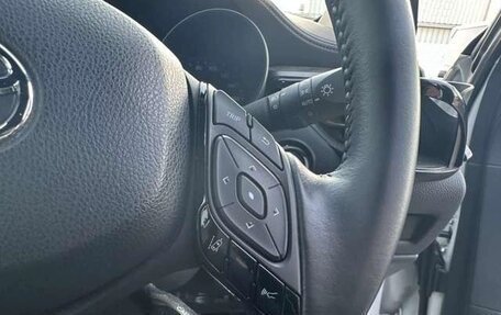 Toyota C-HR I рестайлинг, 2019 год, 1 424 000 рублей, 8 фотография