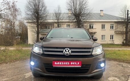 Volkswagen Tiguan I, 2015 год, 2 100 000 рублей, 2 фотография