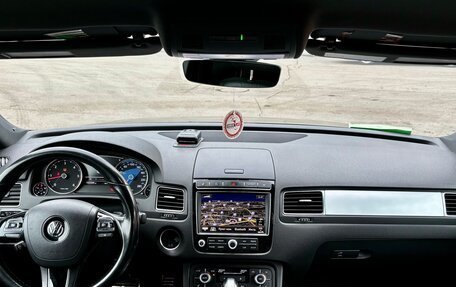 Volkswagen Touareg III, 2018 год, 3 450 000 рублей, 9 фотография