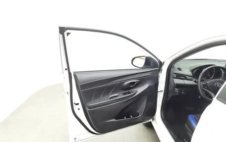 Toyota Vios III, 2022 год, 1 230 000 рублей, 8 фотография