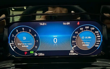 Volkswagen Golf VIII, 2022 год, 1 920 275 рублей, 12 фотография