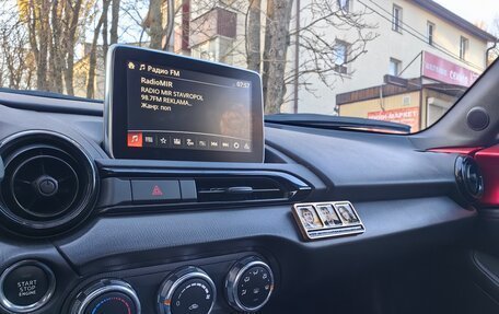 Mazda MX-5, 2017 год, 2 300 000 рублей, 2 фотография