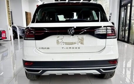 Volkswagen T-Cross I, 2021 год, 1 670 000 рублей, 5 фотография