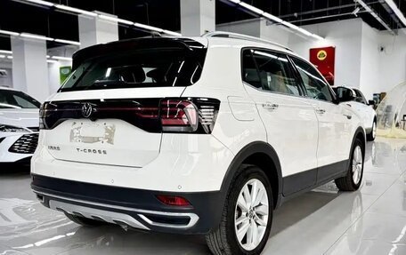 Volkswagen T-Cross I, 2021 год, 1 670 000 рублей, 6 фотография