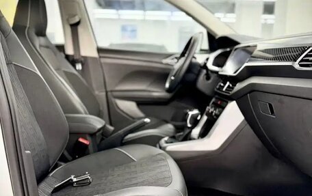 Volkswagen T-Cross I, 2021 год, 1 670 000 рублей, 23 фотография