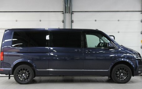 Volkswagen Caravelle T6 рестайлинг, 2021 год, 6 600 000 рублей, 4 фотография