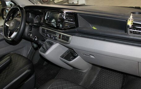 Volkswagen Caravelle T6 рестайлинг, 2021 год, 6 600 000 рублей, 11 фотография