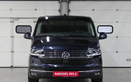 Volkswagen Caravelle T6 рестайлинг, 2021 год, 6 600 000 рублей, 2 фотография