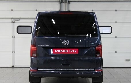 Volkswagen Caravelle T6 рестайлинг, 2021 год, 6 600 000 рублей, 5 фотография