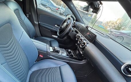 Mercedes-Benz A-Класс, 2018 год, 3 000 000 рублей, 15 фотография