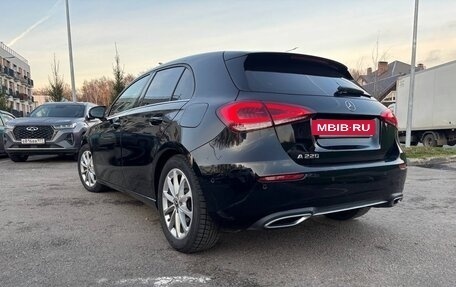 Mercedes-Benz A-Класс, 2018 год, 3 000 000 рублей, 6 фотография