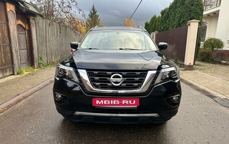 Nissan Pathfinder, 2019 год, 2 500 000 рублей, 2 фотография