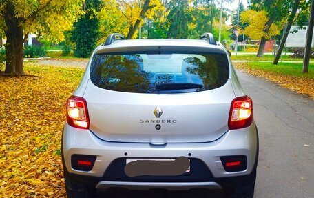 Renault Sandero II рестайлинг, 2019 год, 895 000 рублей, 3 фотография