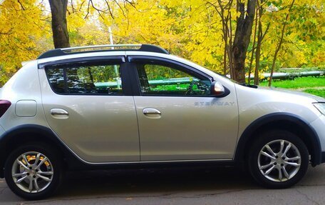 Renault Sandero II рестайлинг, 2019 год, 895 000 рублей, 2 фотография
