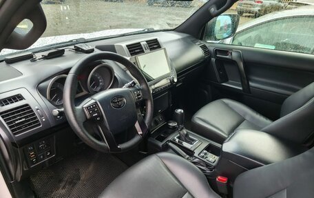 Toyota Land Cruiser Prado 150 рестайлинг 2, 2016 год, 3 900 000 рублей, 15 фотография