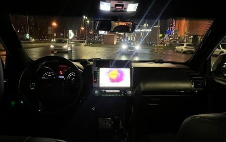 Toyota Land Cruiser Prado 150 рестайлинг 2, 2016 год, 3 900 000 рублей, 16 фотография