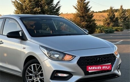 Hyundai Solaris II рестайлинг, 2018 год, 1 390 000 рублей, 2 фотография