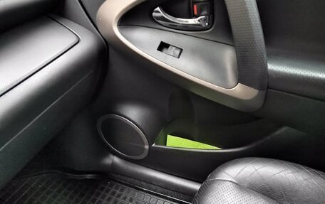 Toyota RAV4, 2006 год, 1 080 000 рублей, 20 фотография