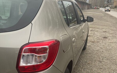 Renault Sandero II рестайлинг, 2014 год, 750 000 рублей, 2 фотография