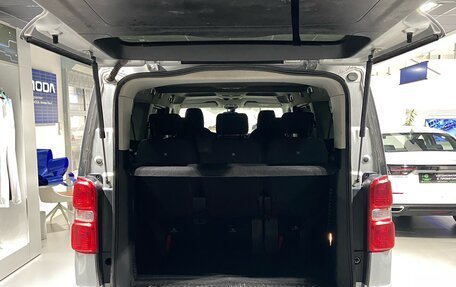 Opel Zafira Life I, 2020 год, 2 520 000 рублей, 7 фотография