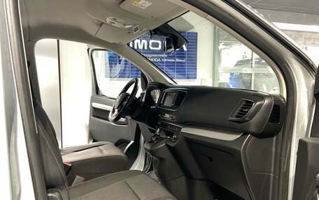 Opel Zafira Life I, 2020 год, 2 520 000 рублей, 9 фотография