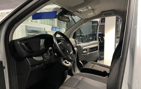 Opel Zafira Life I, 2020 год, 2 520 000 рублей, 16 фотография