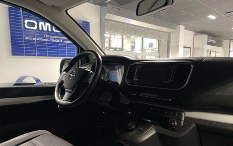 Opel Zafira Life I, 2020 год, 2 520 000 рублей, 25 фотография