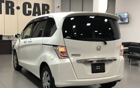 Honda Freed I, 2013 год, 1 150 000 рублей, 2 фотография