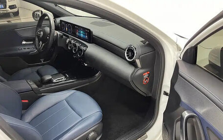 Mercedes-Benz A-Класс, 2022 год, 1 690 000 рублей, 11 фотография