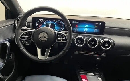 Mercedes-Benz A-Класс, 2022 год, 1 690 000 рублей, 12 фотография