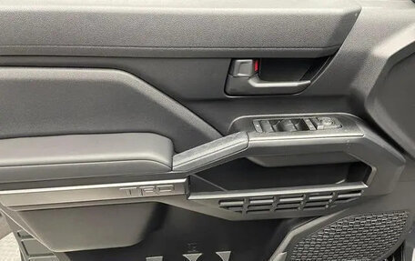 Toyota 4Runner, 2025 год, 9 000 000 рублей, 13 фотография