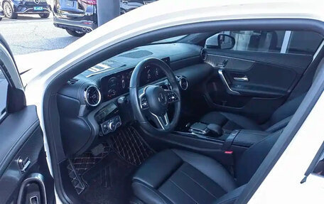 Mercedes-Benz A-Класс, 2022 год, 2 213 690 рублей, 6 фотография