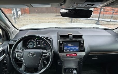 Toyota Land Cruiser Prado 150 рестайлинг 2, 2019 год, 4 714 000 рублей, 1 фотография