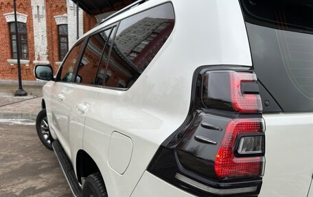 Toyota Land Cruiser Prado 150 рестайлинг 2, 2019 год, 4 714 000 рублей, 2 фотография