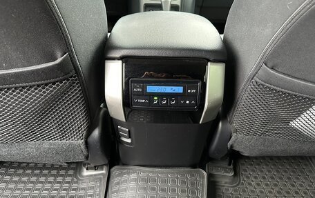 Toyota Land Cruiser Prado 150 рестайлинг 2, 2019 год, 4 714 000 рублей, 9 фотография