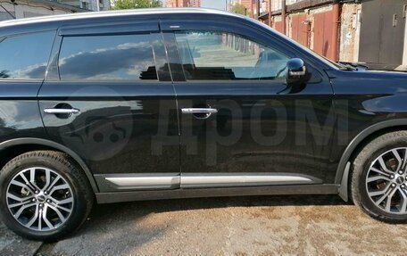 Mitsubishi Outlander III рестайлинг 3, 2015 год, 1 888 888 рублей, 2 фотография