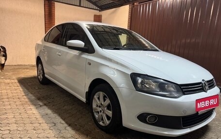 Volkswagen Polo VI (EU Market), 2015 год, 860 000 рублей, 3 фотография