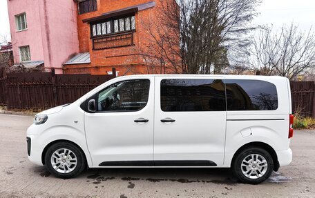 Peugeot Traveller I, 2018 год, 2 450 000 рублей, 8 фотография