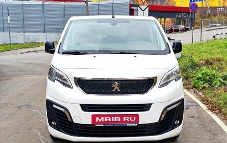 Peugeot Traveller I, 2018 год, 2 450 000 рублей, 2 фотография