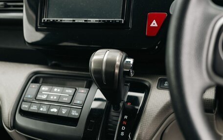 Honda Stepwgn IV, 2019 год, 1 870 000 рублей, 16 фотография