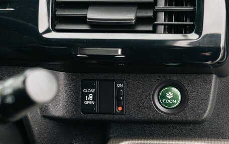 Honda Stepwgn IV, 2019 год, 1 870 000 рублей, 15 фотография