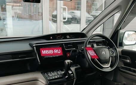 Honda Stepwgn IV, 2019 год, 1 870 000 рублей, 10 фотография