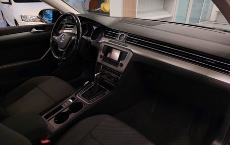 Volkswagen Passat B8 рестайлинг, 2017 год, 1 682 000 рублей, 7 фотография