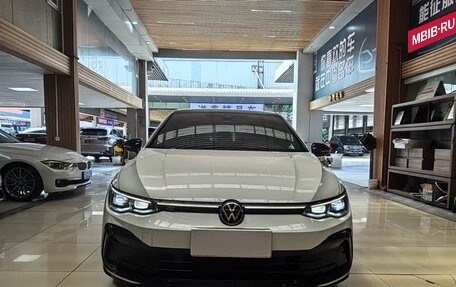 Volkswagen Golf VIII, 2022 год, 1 939 001 рублей, 2 фотография